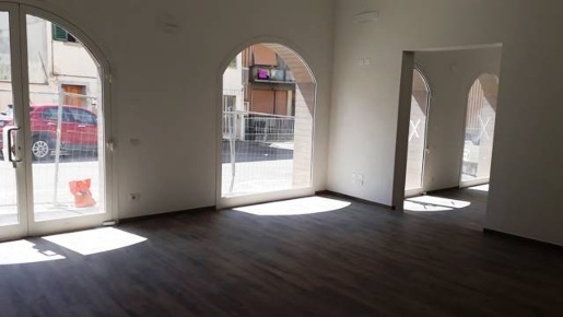 Foto Locale commerciale a Certaldo Pino di 165 m² con 5 locali in affitto