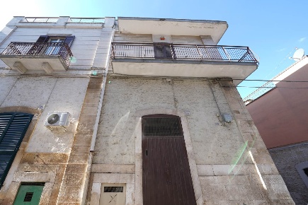 Foto Laboratorio in Via Giuseppe Verdi  34, Palo del Colle Centro di 45 m²