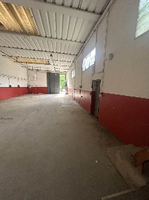 Foto Magazzino a Barberino Tavarnelle Sambuca di 180 m² con 1 locali