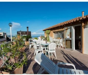 Foto Hotel a Taormina Centro di 500 m² con 12 locali in vendita