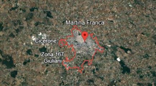 Foto Negozio in Via Massafra, Martina Franca di 1425 m² con 10 locali