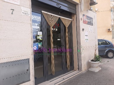 Foto Negozio in Via Ciullo D'alcamo 7, Erice di 37 m² con 2 locali