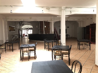 Foto Negozio a Pisa Santa Maria di 360 m² con 5 locali in affitto
