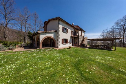 Foto Agriturismo a Abbadia San Salvatore in vendita