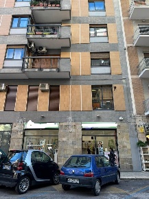Foto Locale commerciale a Bari Murat di 136 m² con 1 locali in vendita