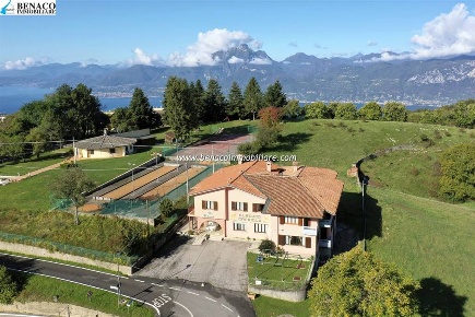 Foto Hotel a San Zeno di Montagna San Zeno di 800 m² con 20 locali