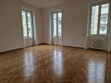 Foto Ufficio in Piazza Santa Maria Beltrade, Milano Duomo di 214 m²
