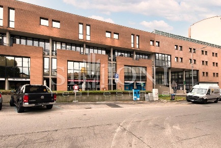Foto Ufficio a Varese Bosto di 165 m² con 5 locali in affitto