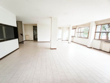 Foto Ufficio a Vinci Spicchio-sovigliana di 180 m² con 5 locali in vendita