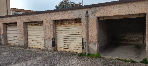 Foto Magazzino a Latina Centro Storico di 12 m² con 1 locali in affitto