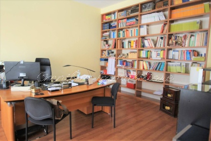 Foto Ufficio in via maria teresa di lascia, Foggia di 140 m² con 4 locali