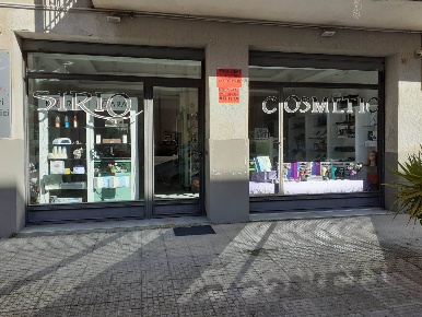 Foto Negozio in V.LE KENNEDY, San Cataldo Centro di 118 m² con 1 locali