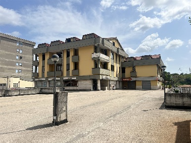 Foto Ufficio in Via Principe Umberto, Ceccano Centro di 140 m² con 5 locali