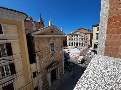 Foto Appartamento in LARGO SACRAMENTO  2, Ancona Corsi di 137 m² in vendita