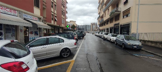 Foto Locale commerciale a Firenze Novoli di 100 m² con 3 locali in vendita