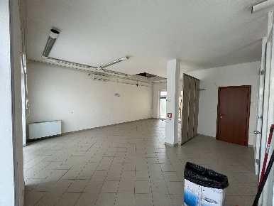 Foto Negozio a Chioggia Brondolo di 63 m² con 1 locali in vendita