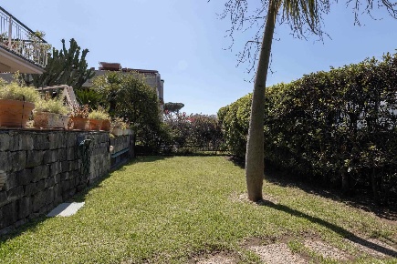 Foto Villa a schiera a Catania Cannizzaro di 240 m² con 8 locali in vendita