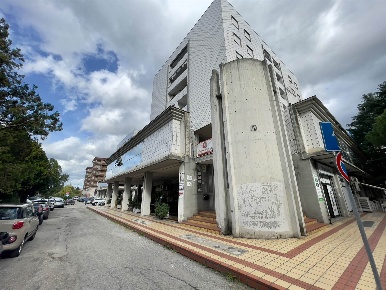 Foto Ufficio in via Giuseppe Verdi  2, Rende Roges di 300 m² con 12 locali