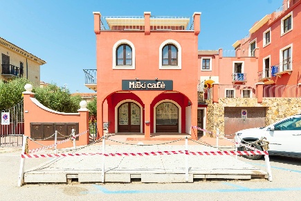 Foto Attività commerciale in Via Giovanni da Verrazzano, Golfo Aranci