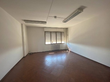 Foto Ufficio a Prato Paperino di 110 m² con 5 locali in affitto