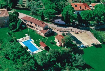 Foto Agriturismo a Castiglione del Lago Villastrada con 24 locali
