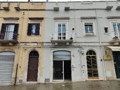 Foto Negozio in Via Roma 62, Putignano di 50 m² con 1 locali in affitto