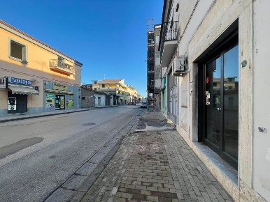 Foto Negozio in Corso Aldo Moro 393, Santa Maria Capua Vetere di 45 m²