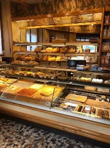Foto Attività commerciale in via Pinturicchio 19, Milano Città Studi
