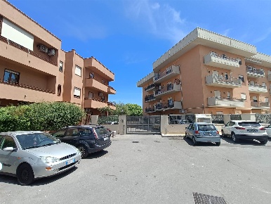 Foto Magazzino in Via Giovanni  Villani 7, Palermo Olio di Lino di 320 m²