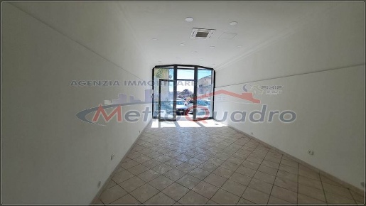 Foto Locale commerciale a Canicattì di 60 m² con 1 locali in affitto