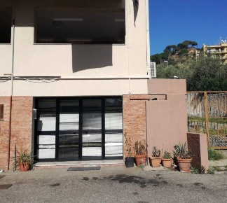 Foto Negozio in contrada Conca d'Oro 98168 Messina Sicilia Italia, Messina
