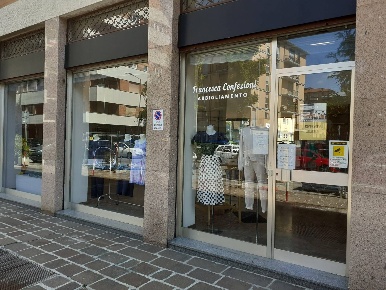 Foto Negozio a Bergamo Stazione di 212 m² con 2 locali in vendita