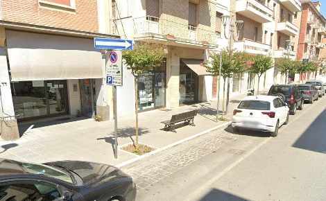 Foto Locale commerciale a San Severino Marche Centro di 40 m² con 1 locali