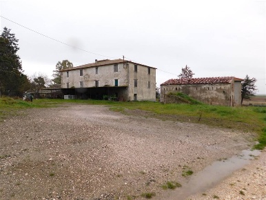 Foto Cessione attività a Gavorrano di 850 m² con 11 locali in vendita