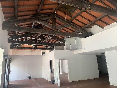Foto Negozio in Via Sardegna, Montecatini-Terme di 300 m² con 2 locali