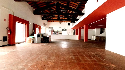 Foto Negozio in Via Sardegna, Montecatini-Terme di 300 m² con 2 locali