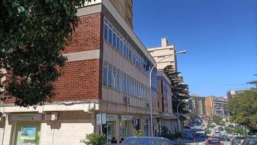 Foto Ufficio in Via Malta 9, Caltanissetta Centro di 440 m² con 10 locali