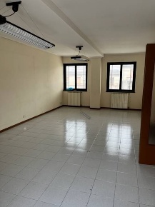 Foto Ufficio a Borgo San Lorenzo Centro di 200 m² con 4 locali in affitto