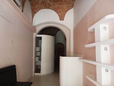 Foto Negozio in Via Garibaldi 55, Terni Centro Storico di 114 m² in affitto