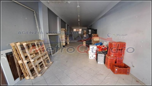 Foto Locale commerciale a Canicattì di 80 m² con 1 locali in affitto