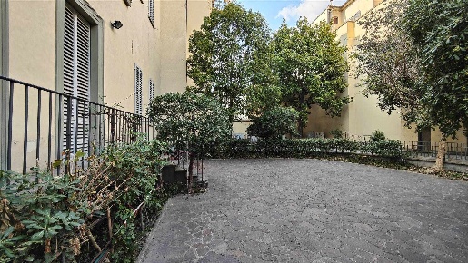 Foto Ufficio in corso italia, Firenze Borgo Ognissanti - Il Prato di 230 m²