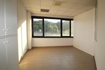 Foto Ufficio a Siena Fuori Porta Tufi di 97 m² con 3 locali in affitto