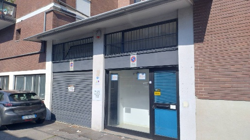 Foto Negozio in Via Paravisi 7, Cinisello Balsamo Balsamo di 70 m²