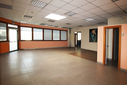 Foto Ufficio a Siena Fuori Porta Tufi di 80 m² con 2 locali in affitto