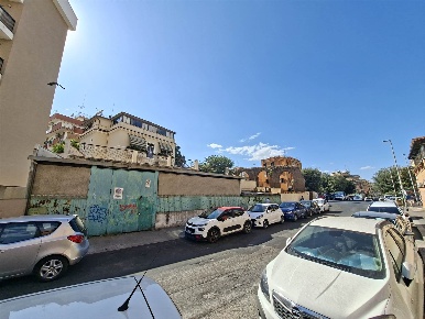 Foto Negozio in VIA DELLE MIMOSE  4, Roma Centocelle di 200 m² con 3 locali