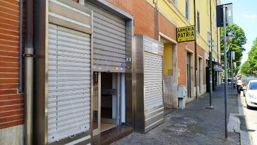 Foto Negozio a Latina Centro Storico di 45 m² in vendita