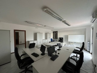 Foto Ufficio in Viale Milano Fiori  snc, Assago di 75 m² con 1 locali