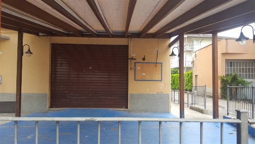 Foto Negozio a Castelplanio Macine-borgo Loreto di 90 m² con 2 locali