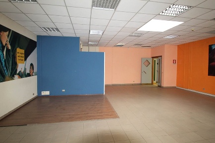 Foto Ufficio a Siena Fuori Porta Tufi di 360 m² con 5 locali in vendita