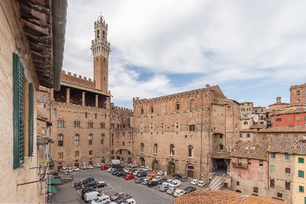 Foto Negozio a Siena Piazza del Campo - Duprè di 20 m² con 1 locali